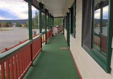 GLACIER VIEW INN (Haines Junction, Yukon) - Hotel Reviews, Photos, Rate ...