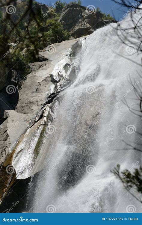 Grizzly Waterfall in Sequoia and Kings Canyon National Park, California ...