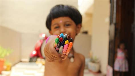 7 Ways To Calm Down An Angry Child Without Yelling