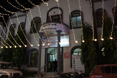 Commercial Street 的图像结果