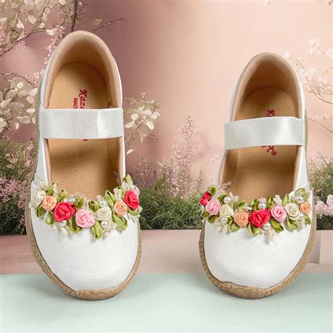 Trotter Girls White Floral Ballerinas – Hopits