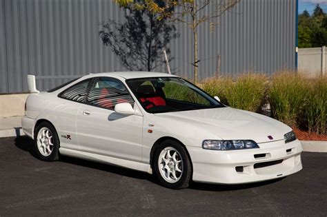 This JDM 1996 Honda Integra Type R Shows Less Than 25,000 Kilometers - autoevolution