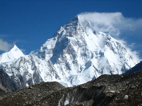 K2 | K2, Karakorum (Trekking Baltoro, Pakistan) Britannica, Mountain Range, Backgrounds Desktop ...