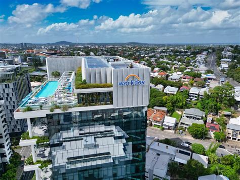 High Level Building Signage 的图像结果