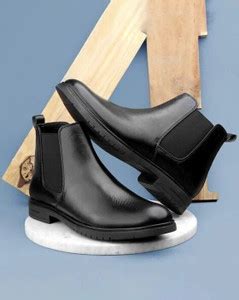 Casual Shoes Valentine Day Sale Live on Men's Sneakers Upto 60% Off ...