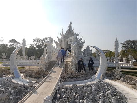 Wat Rong Khun (White Temple) in Chiang Rai, Thailand : r/travel