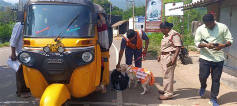 డాగ్ స్క్వాడ్ తో పోలీసుల తనిఖీలు - Pen Power