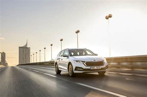 Skoda uses swarm data intelligence to warn drivers of slippery roads ...