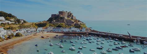 Live-In Hotel Jobs in UK, Australia & England | TWHC