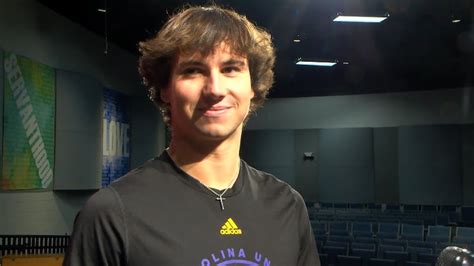 Surgery reclassifies incoming ECU quarterback Hodge to 2025