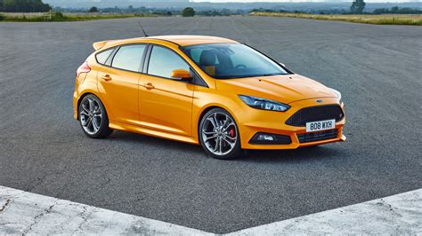 2018 Ford Focus ST Review | Top Gear