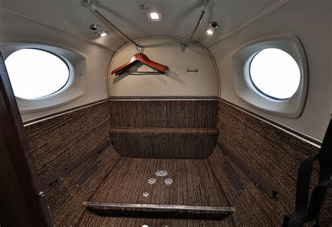 N220TT Beechcraft King Air 200 - American Air Charter, Inc. S/N BB-462