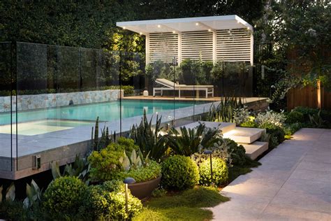 Top Pool Landscaping Ideas - The Ultimate In Outdoor Entertaining