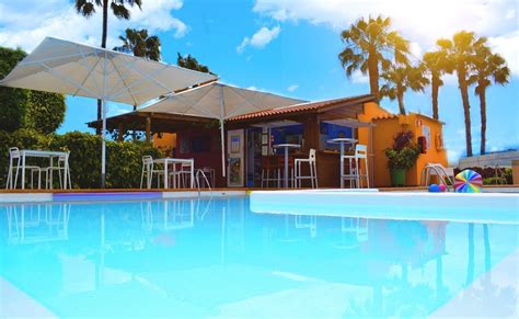 TROPICAL LA ZONA (Playa del Ingles, Gran Canaria) - Specialty Inn ...