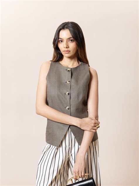 Smart Casuals for Women – Buy Women’s Smart Casual Outfits for Travel ...