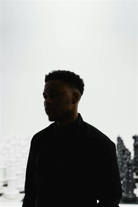 Leadership Black and White Image 的图像结果