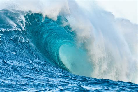 Sapphire | Jaws (Peahi) | Maui, Hawaii