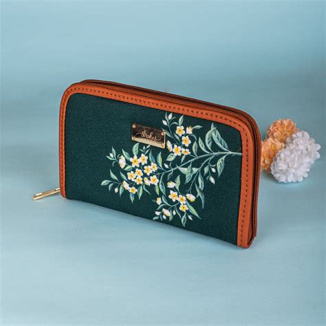 Wallets – Strokes by Namrata Mehta