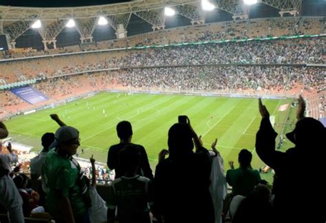 Football Briefs: Saudi women score right to watch men's matches in ...