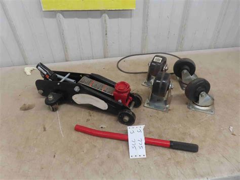 4 Casters (2) Swivel , Floor Jack