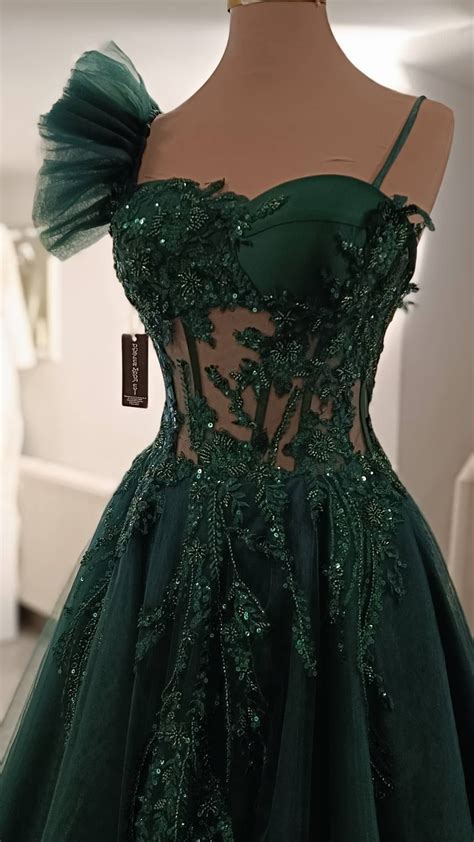 Pin by DÜŞLER MODA EVİ on DÜŞLER MODAEVİ | Pretty prom dresses ...