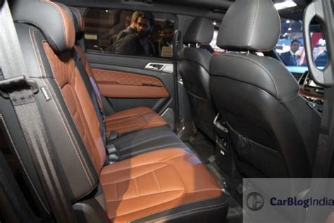 Mahindra XUV 700 India Launch, Price Expectations, Features, Mileage ...