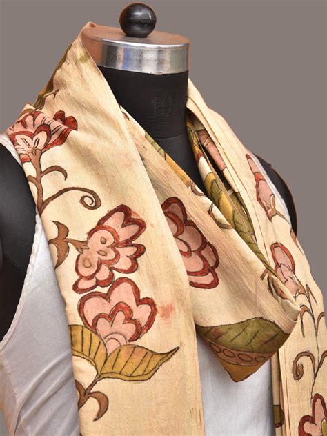 Cream Kalamkari Hand Painted Cotton Handloom Dupatta with Floral Desig ...