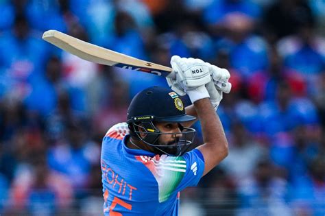 Rohit Sharma went after the New Zealand seamers in the first powerplay ...