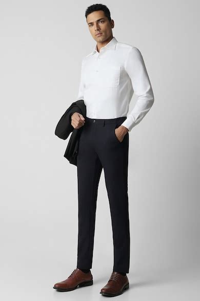 Buy Men Black Solid Slim Fit Trousers Online - 39662334 | Van Heusen