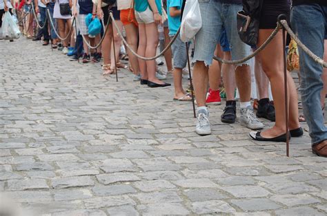Queue Using Linked List in Java 的图像结果