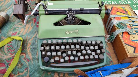 Flea Market 的图像结果