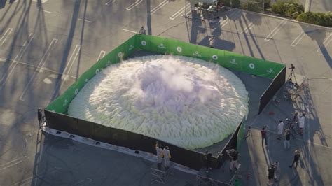 Largest Elephant Toothpaste Explosion 的图像结果