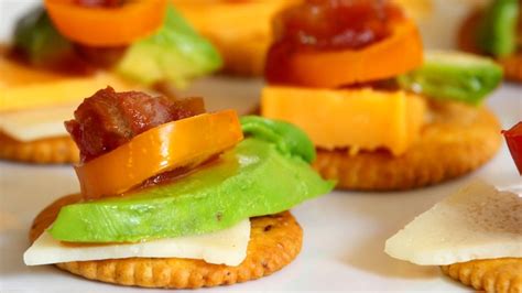 Aubrey Plaza Ritz Commercial 的图像结果