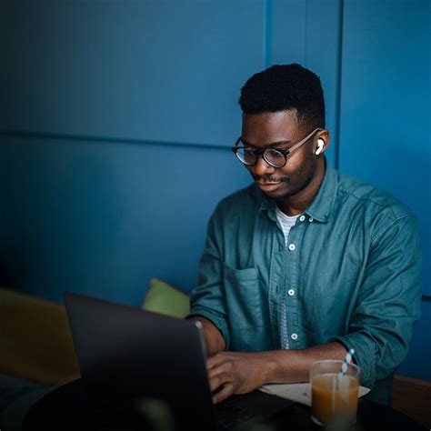 Fidelity Information Services - FIS - Fintech Company