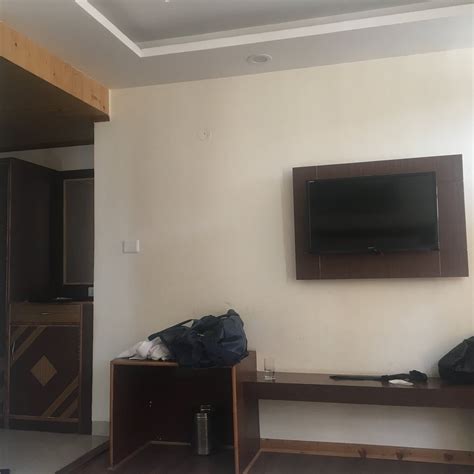 OYO 10255 HOTEL RED APPLE (Manali) - Hotel Reviews & Photos - Tripadvisor