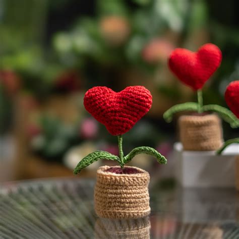 Crochet Heart Pot - Crochet Small Flower | The Zappy Box