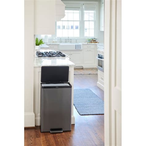 Rubbermaid 12-Gallon Charcoal Metal Indoor Kitchen Step Trash Can ...