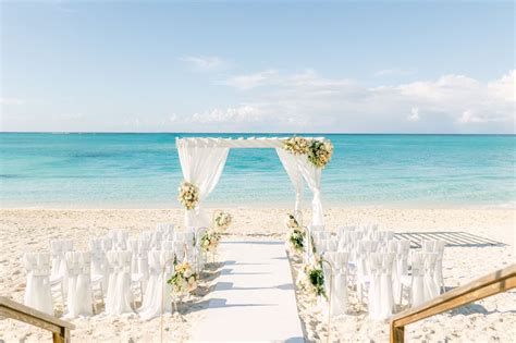 Beach Wedding On A Budget