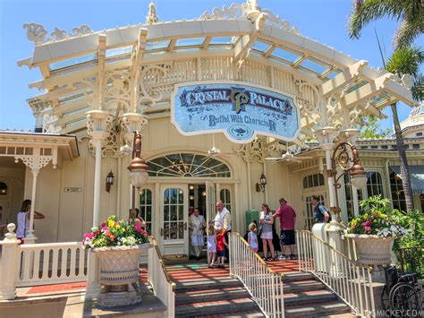 The Crystal Palace Now Serving Alcohol in Magic Kingdom