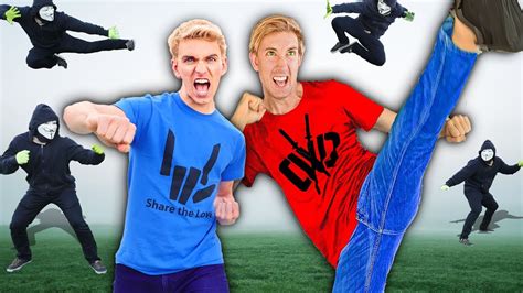 Rezultat imagine pentru CWC New Hacker Mask Out of Red Safe