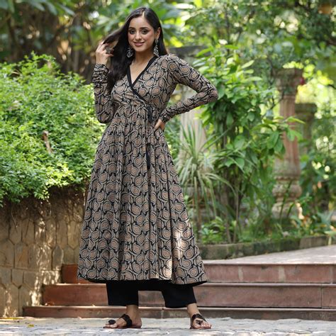 Vamika paisley kameez – Kameez.co