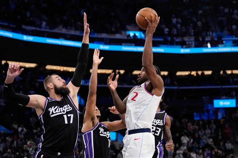 NBA: Kawhi Leonard buzzer-beater lifts Clippers past Kings in OT