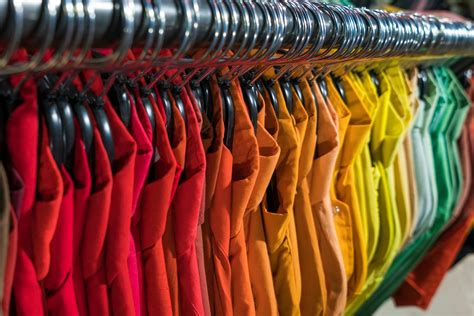 Color Me Impressed! Online Visual Merchandising Color Management Tips ...