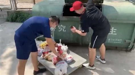 莱阳卫生学校回应扔学生外卖进垃圾桶：方式粗暴，接受批评_上学记-梨视频官网-Pear Video