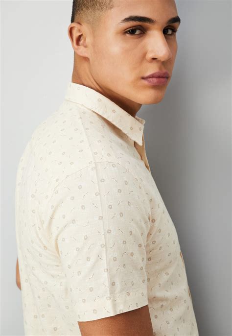 Buy Men Printed Slim Fit Smart Casual Shirt Online at just Rs. 999.0 ...