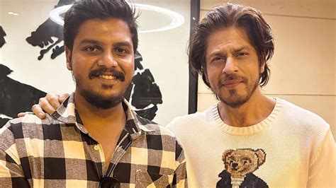 Want To Meet Shah Rukh Khan? Here's How THIS SRK Fan Did It Within Just ...