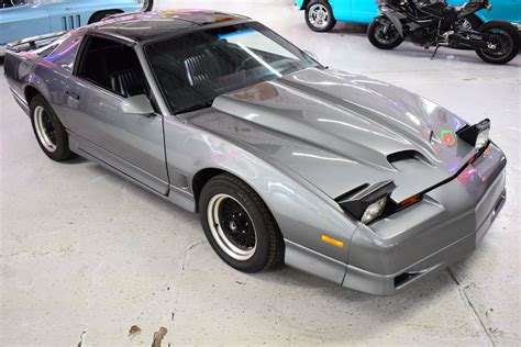 1986 Pontiac Firebird | classicsandbeyond.com