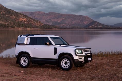 New Land Rover Defender 90 – South African pricing and specifications ...