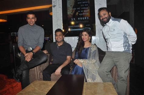 Airlift Cast: Akshay Kumar and Narmeet Kaur Interact with the Audeince ...