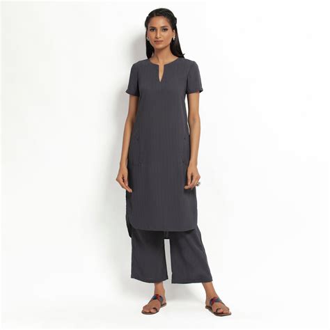 Dark Grey Kurta with Pocket for Women – Sleek & Versatile